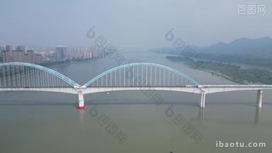 城市航拍跨越长江高铁轨道大桥